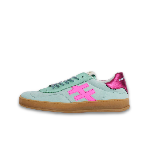 Iconic II Sneaker