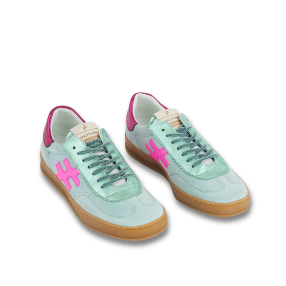 Iconic II Sneaker