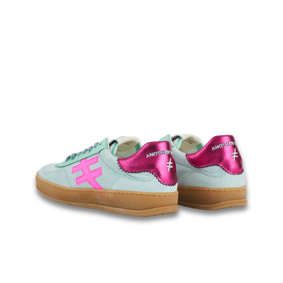 Iconic II Sneaker